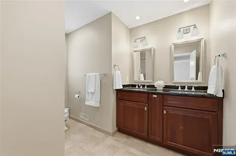 164 Gordon Court Oradell NJ 07649