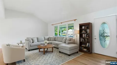 164 Gordon Court Oradell NJ 07649