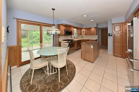 9 Lyncrest Drive Paramus NJ 07652
