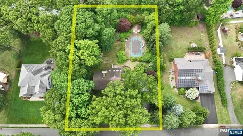9 Lyncrest Drive Paramus NJ 07652