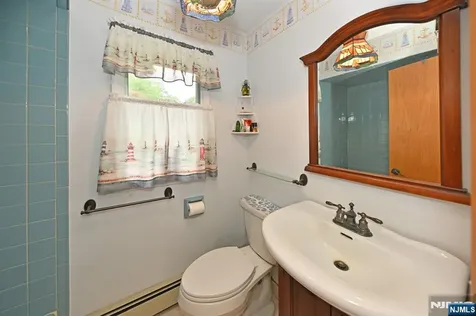 9 Lyncrest Drive Paramus NJ 07652