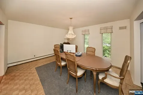 9 Lyncrest Drive Paramus NJ 07652