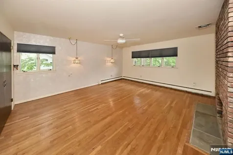 9 Lyncrest Drive Paramus NJ 07652