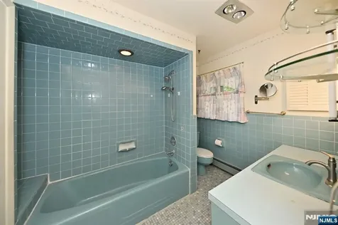 9 Lyncrest Drive Paramus NJ 07652