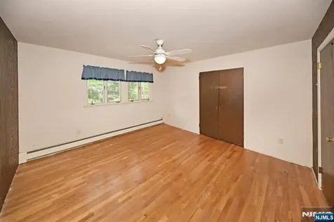 9 Lyncrest Drive Paramus NJ 07652
