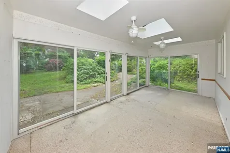 9 Lyncrest Drive Paramus NJ 07652