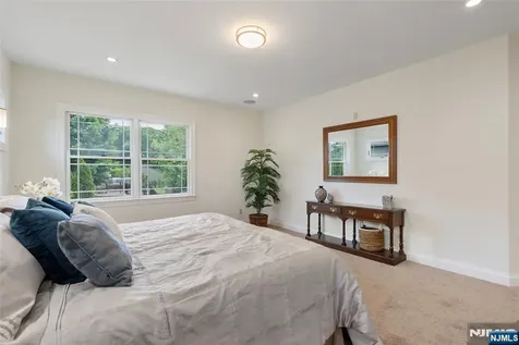 13 Glenview Road North Caldwell NJ 07006