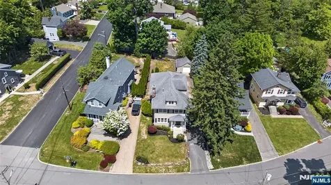 13 Glenview Road North Caldwell NJ 07006