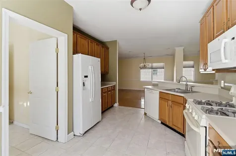 102 Hummingbird Drive Trenton NJ OTHER
