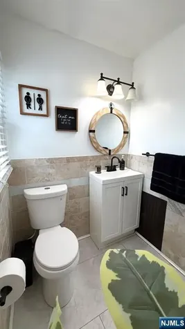 49 Orange Avenue Elmwood Park NJ 07407