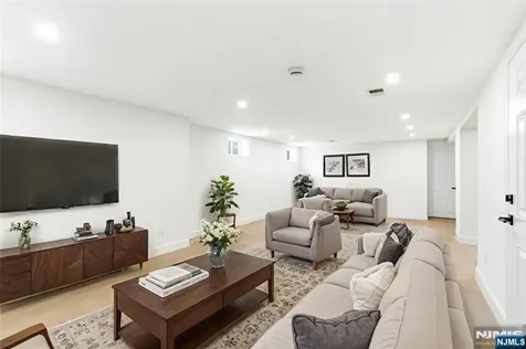 83 Sherman Avenue Newark NJ 07114