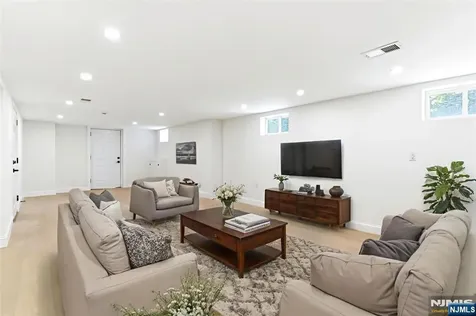 83 Sherman Avenue Newark NJ 07114