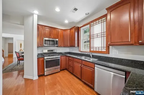 11 Hopkins Court Par-troy Hills Twp. NJ 07054