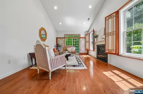 11 Hopkins Court Par-troy Hills Twp. NJ 07054