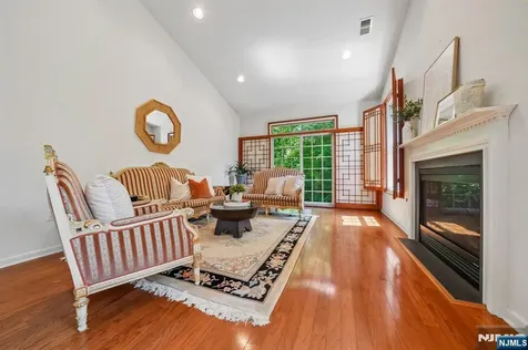 11 Hopkins Court Par-troy Hills Twp. NJ 07054