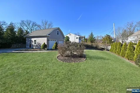 217 Elmwood Avenue Ho-ho-kus NJ 07423
