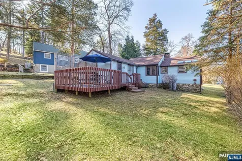 3 Hillspring Road Sparta NJ 07871
