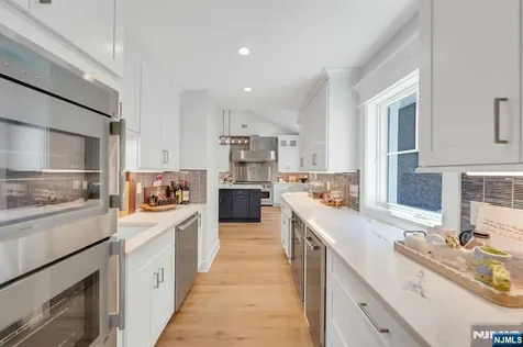 976 Scioto Drive Franklin Lakes NJ 07417