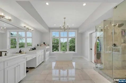 976 Scioto Drive Franklin Lakes NJ 07417
