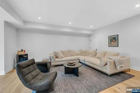976 Scioto Drive Franklin Lakes NJ 07417
