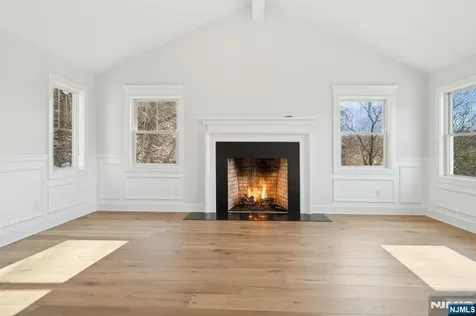 976 Scioto Drive Franklin Lakes NJ 07417