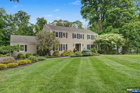 13 Mabro Drive Denville Township NJ 07834