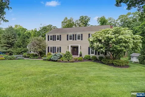 13 Mabro Drive Denville Township NJ 07834