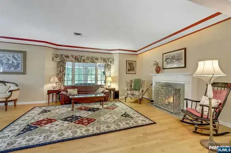 22 Crest Road Hillsdale NJ 07642