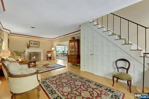 22 Crest Road Hillsdale NJ 07642