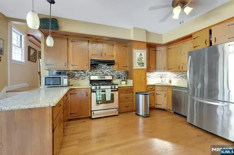 22 Crest Road Hillsdale NJ 07642