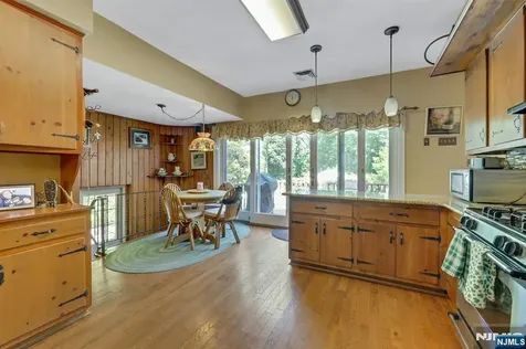 22 Crest Road Hillsdale NJ 07642