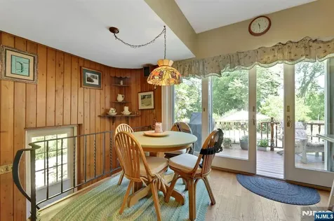 22 Crest Road Hillsdale NJ 07642