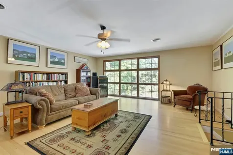 22 Crest Road Hillsdale NJ 07642