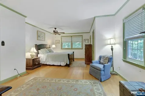 22 Crest Road Hillsdale NJ 07642