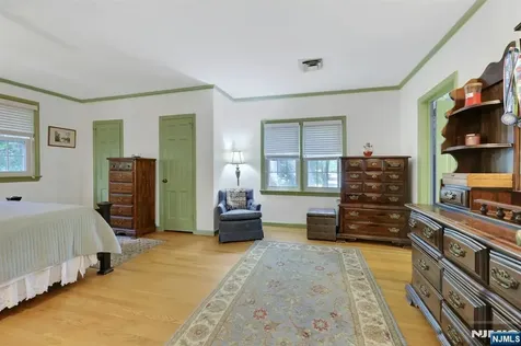 22 Crest Road Hillsdale NJ 07642