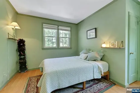 22 Crest Road Hillsdale NJ 07642