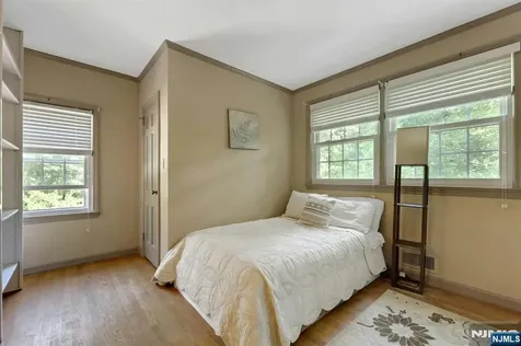 22 Crest Road Hillsdale NJ 07642