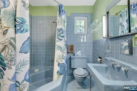 22 Crest Road Hillsdale NJ 07642