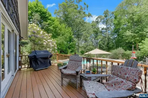 22 Crest Road Hillsdale NJ 07642