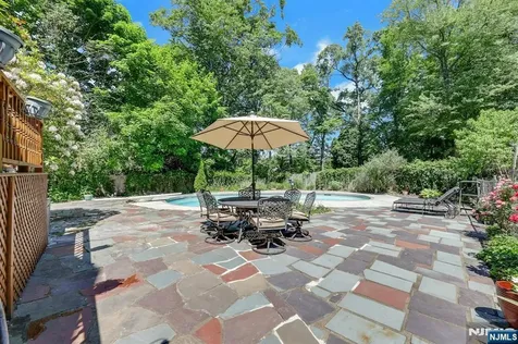 22 Crest Road Hillsdale NJ 07642