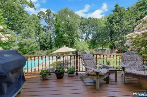 22 Crest Road Hillsdale NJ 07642