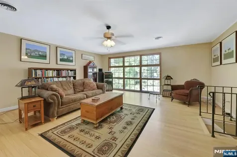 22 Crest Road Hillsdale NJ 07642
