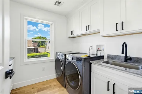 48 Kendall Drive Sayreville NJ 08859