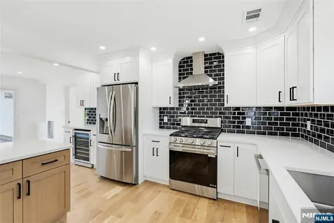 48 Kendall Drive Sayreville NJ 08859