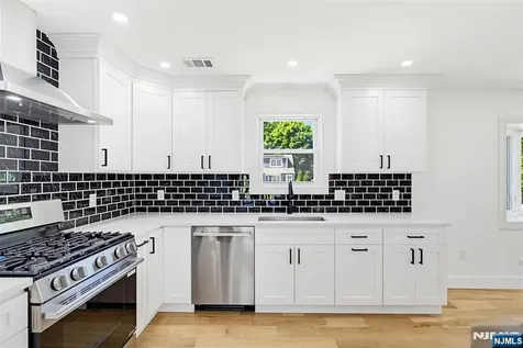 48 Kendall Drive Sayreville NJ 08859