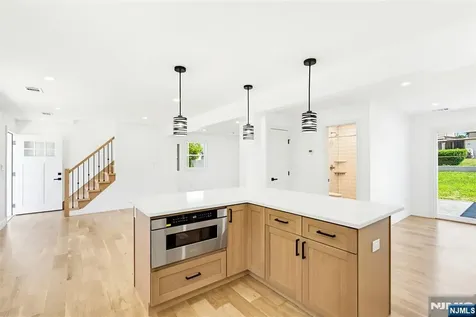 48 Kendall Drive Sayreville NJ 08859
