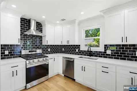 48 Kendall Drive Sayreville NJ 08859