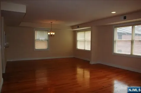 2160 Hoyt Avenue Fort Lee NJ 07024