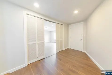34 Kearney Street Lyndhurst NJ 07071