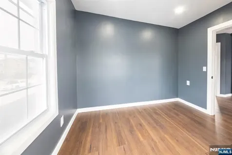 34 Kearney Street Lyndhurst NJ 07071